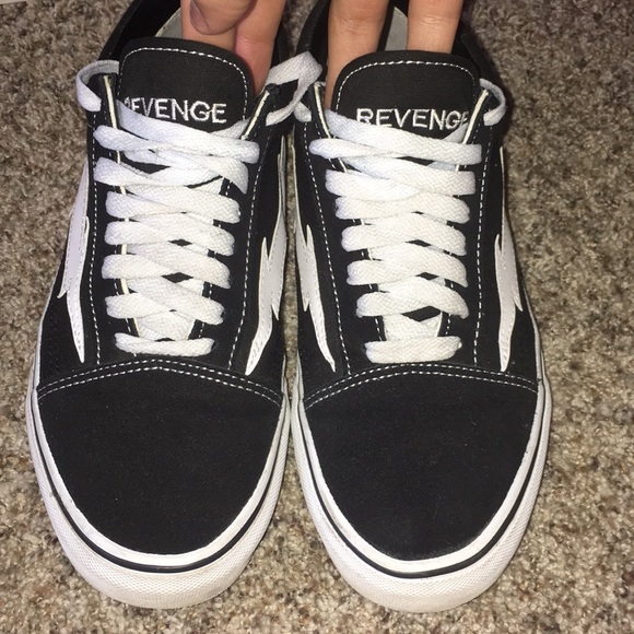 Revenge x Storm Black - Picture 2 of 6